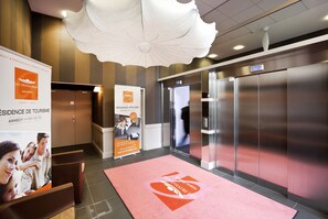 内部エントランス