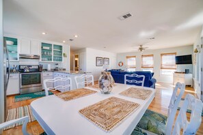 Upstairs Living Area