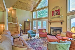 Main Living Space | Main Floor | Fireplace | Cathedral Ceilings