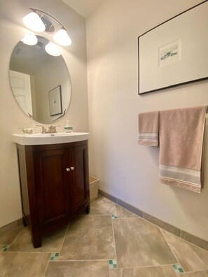 Half bathroom 