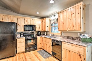 Kitchen | Fully Equipped