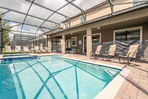 Huge Screened Private Pool w/ Spa