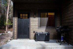 Mud room entrance with covered porch. BBQ Grill!! 