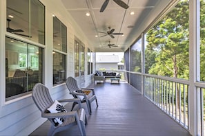 Furnished Screened-In Back Porch