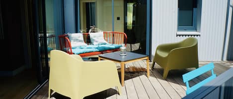 Le salon sur la terrasse, pour prendre l'apéritif ou simplement se détendre...
