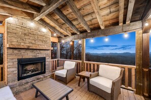 Enjoy the brand new outdoor fireplace!