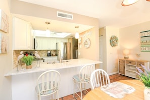 St. Augustine Beach Rentals Dining Room