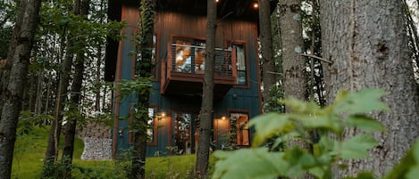 The Water Villa at Mill Creek Cabins