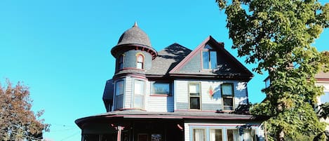 Rental area is on the third floor where the tower is located.