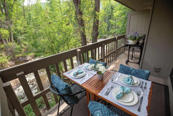 Outdoor dining