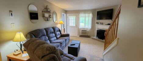 Living Room with seasonal gas fireplace