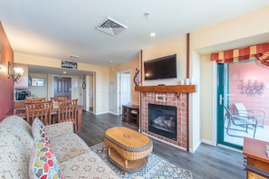 You’ll love our spacious 1 bedroom condo.