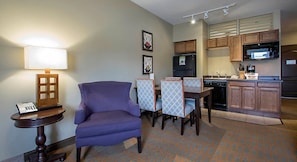 Kitchen/dining/living areas