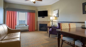 Dining/living are with fireplace