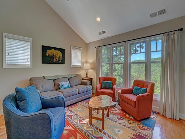 Living Room--- Modern and Inviting 