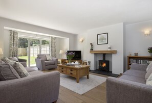 Ground floor: Sitting room with beautiful furnishings