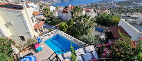 Top terrace sea view and pool patio