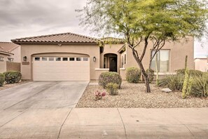 Home Exterior | Single-Story Home