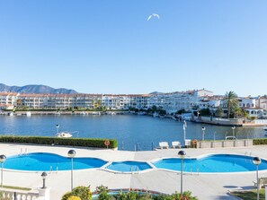Wasser, Himmel, Daytime, Azurblau, Gebäude, Küsten Und Ozeanische Forms, Gewässer, Landschaft, Strand, Natürliche Landschaft