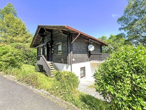 Haus, Strauch, Hütte, Zuhause, Dach, Ländliches Gebiet, Abstellgleis, Steigung, Veranda, Estate