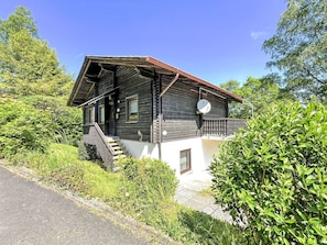House, Shrub, Cottage, Home, Roof, Rural Area, Siding, Slope, Porch, Estate