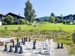 Maison, Pelouse, Domicile, Jardin, Chalet, Cour, Aménagement Paysager, Biens, Ombre, Arrière-Cour