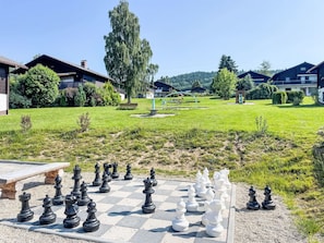Maison, Pelouse, Domicile, Jardin, Chalet, Cour, Aménagement Paysager, Biens, Ombre, Arrière-Cour
