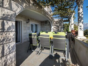 Plant, Shade, Door, Interior Design, Residential Area, Wood, Tree, Road Surface, Real Estate, Facade