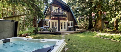 Front Yard View with Hot Tub