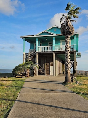 Front of the house-Galveston Bay in the backyard