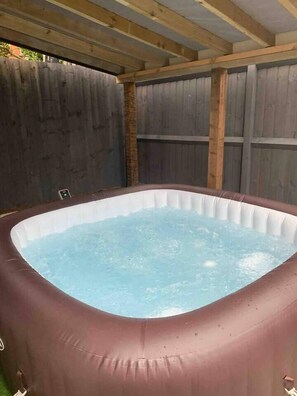 屋外スパ浴槽