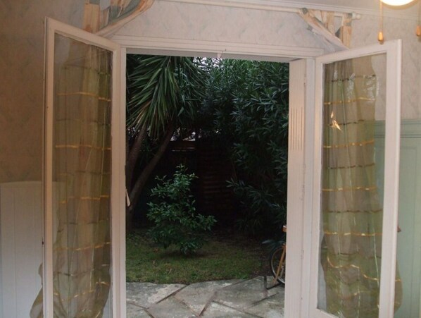 PORTE FENETRE CHAMBRE