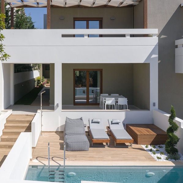 Outdoor surroundings designed to create meticulously executed WOW moments.