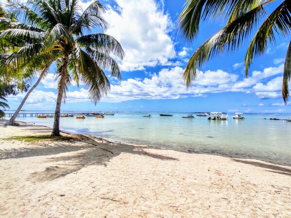 Tipaniers Beach with direct access from the Tropical Soul