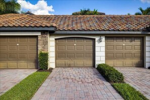 One Car Detached Garage