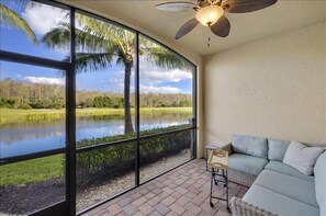 Rear Lanai Beautiful Lake View