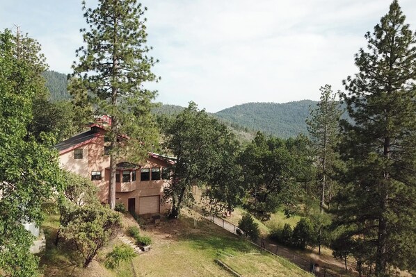 In Sierra Nevada foothills, above Bass lake, 19 miles from Yosemite gateway.