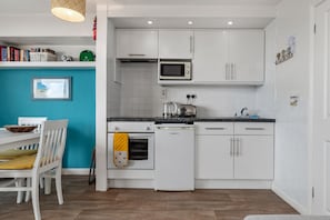 Sea Front Apartment, Spectacular Sea Views, Parking, Direct Beach Access