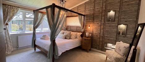 Master bedroom - four poster bed