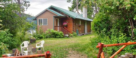 Welcome to your lakeside cabin in the woods.