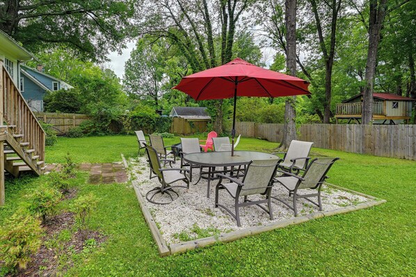 Greensboro Vacation Rental | 3BR | 2BA | Stairs Required | 1,250 Sq Ft