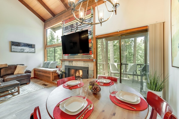 Truckee Vacation Rental | 1,008 Sq Ft | 2BR | 2BA | 2 Stories