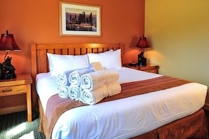 Comfortable King size bed! Exact unit will be assigned upon arrival. Views, colors and decor may vary.