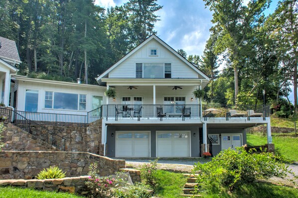 Welcome to Jubilee Mountain Homestead Apartment