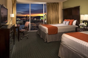 2 Queen size beds - Bed type assigned at check in