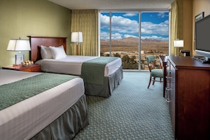 2 Queen size beds