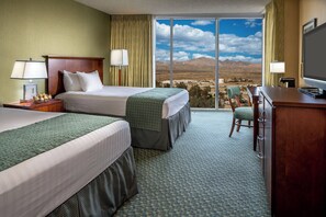 2 Queen size beds