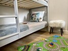 Chambre cabine enfants avec un lit superposé 2 couchages 90 x 190