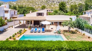 Villa in Puerto Pollensa with private pool.