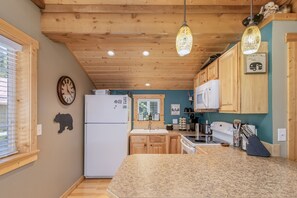 Full size oven/stove and microwave no D/W